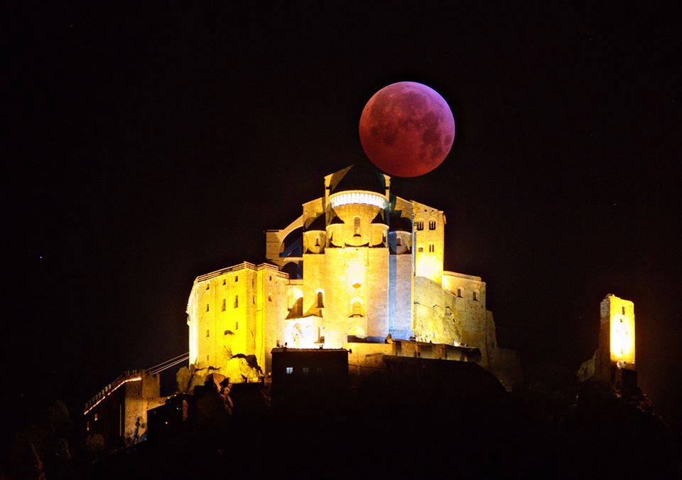 Sacra di San Michele accarezzata dalla Luna (eclissi del 21/01/2019)